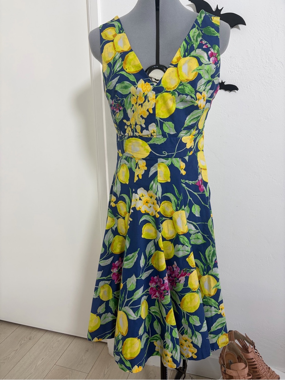 Betsey Johnson 100% Cotton Lemon Floral Fit & Flare Dress Size 4 - Picture 3 of 6